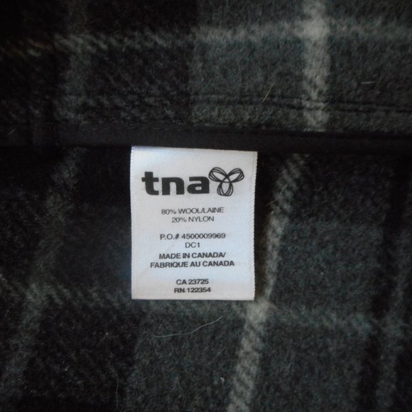 TNA wool coat, beautiful buttons, good condition - Picture 3 of 12